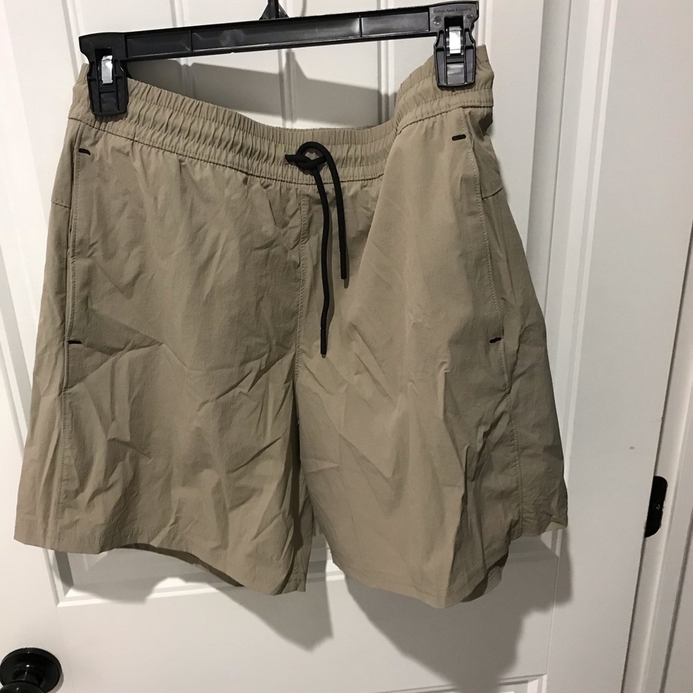 Old Navy Dynamic Tech Woven Shorts